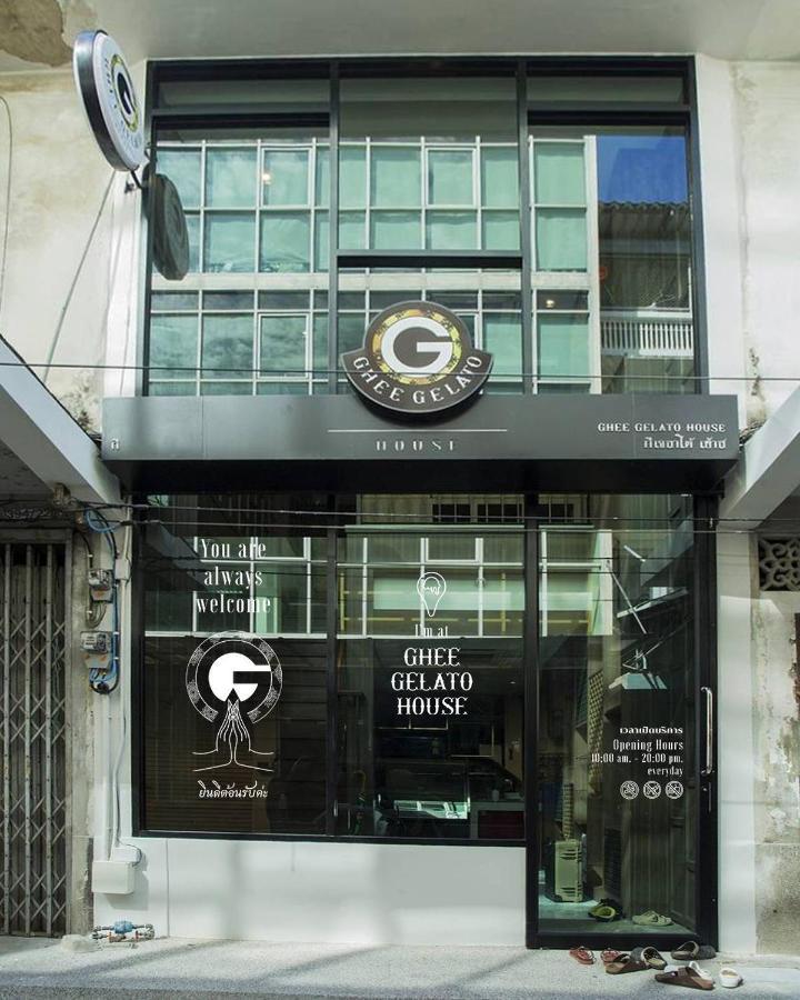 Ghee Gelato House Bed & Breakfast Bangkok Bagian luar foto