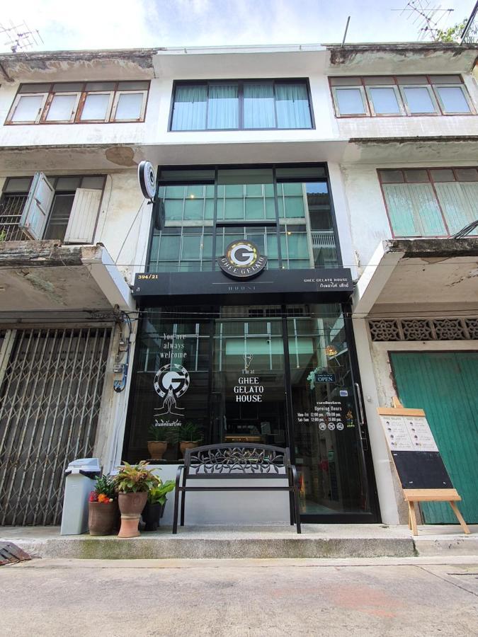 Ghee Gelato House Bed & Breakfast Bangkok Bagian luar foto